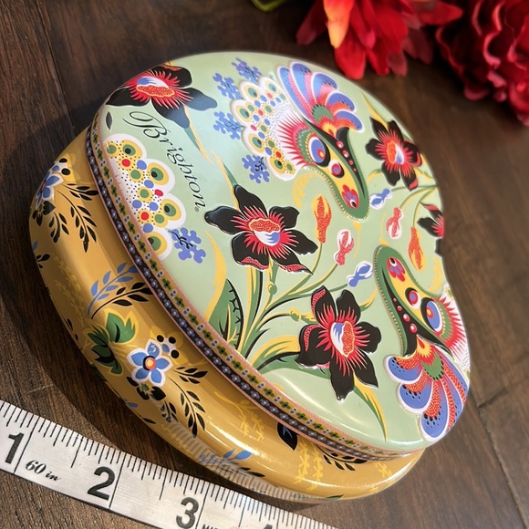 Heart Shaped Brighton Collection Tin Medium Size - Picture 12 of 16